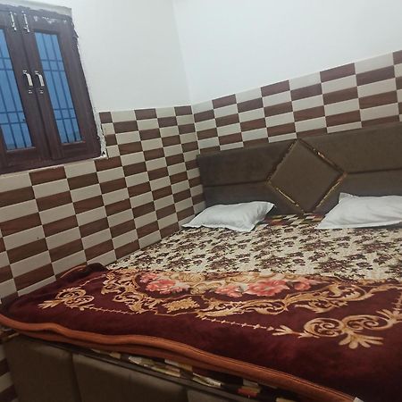Mero Vrindavan Dham Hotel Екстериор снимка